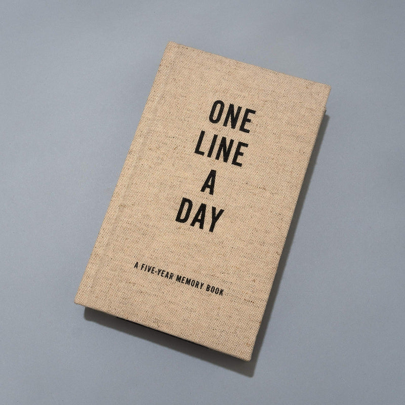 One Line a Day : A Five-Year Memory Journal (Canvas) by Chronicle Books